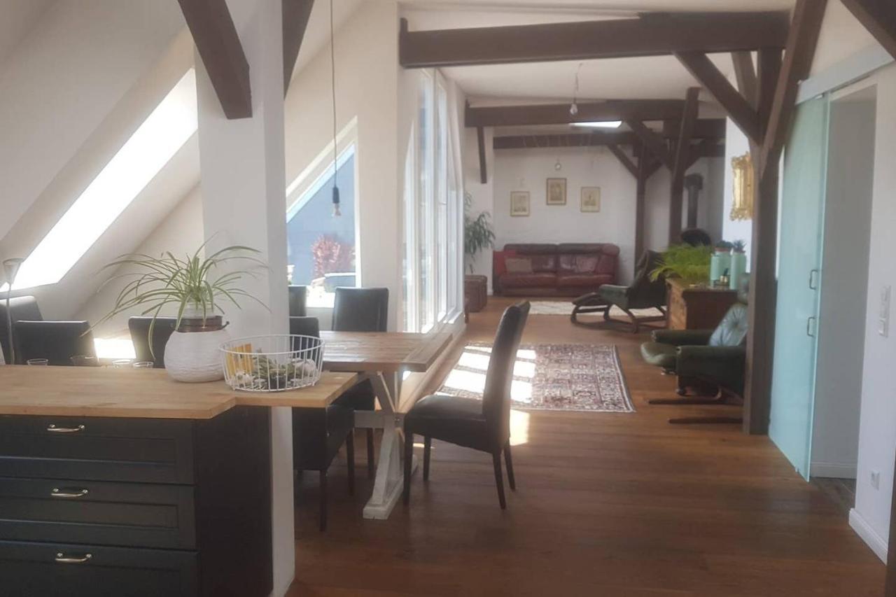 Helle Dachgeschosswohnung Fuer 8 Personen In Zentraler Lage Apartamento *
