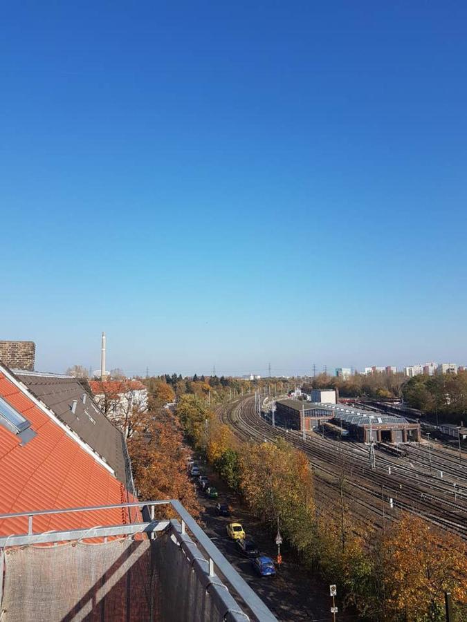 Helle Dachgeschosswohnung Fuer 8 Personen In Zentraler Lage * Berlim